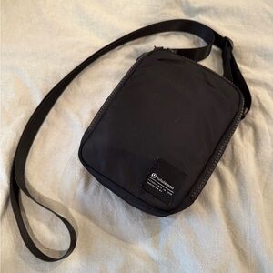 Easy Access Crossbody 1.5L - Black